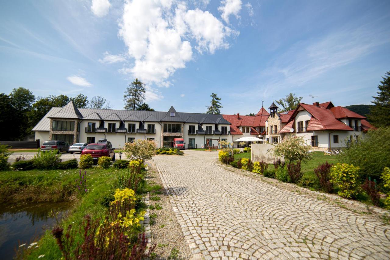 Carynska Resort & Spa Lutowiska Exterior foto